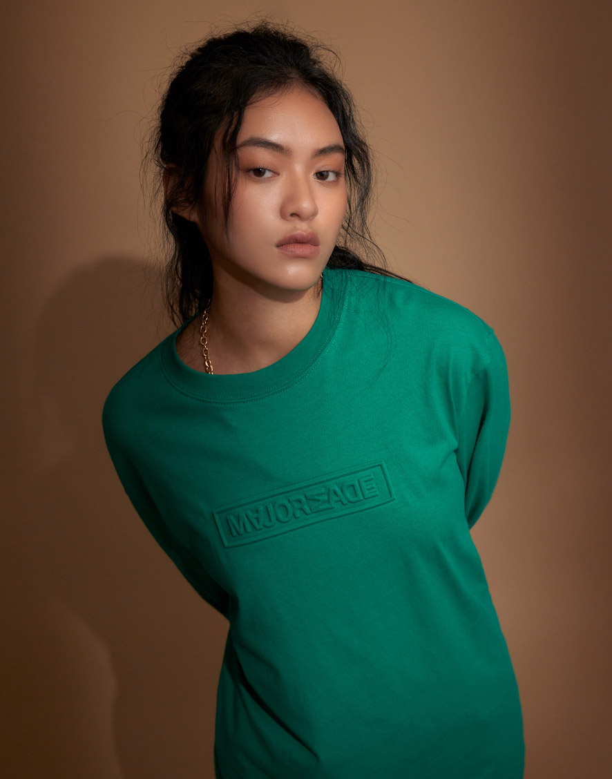 立體浮雕字母薄長TEE