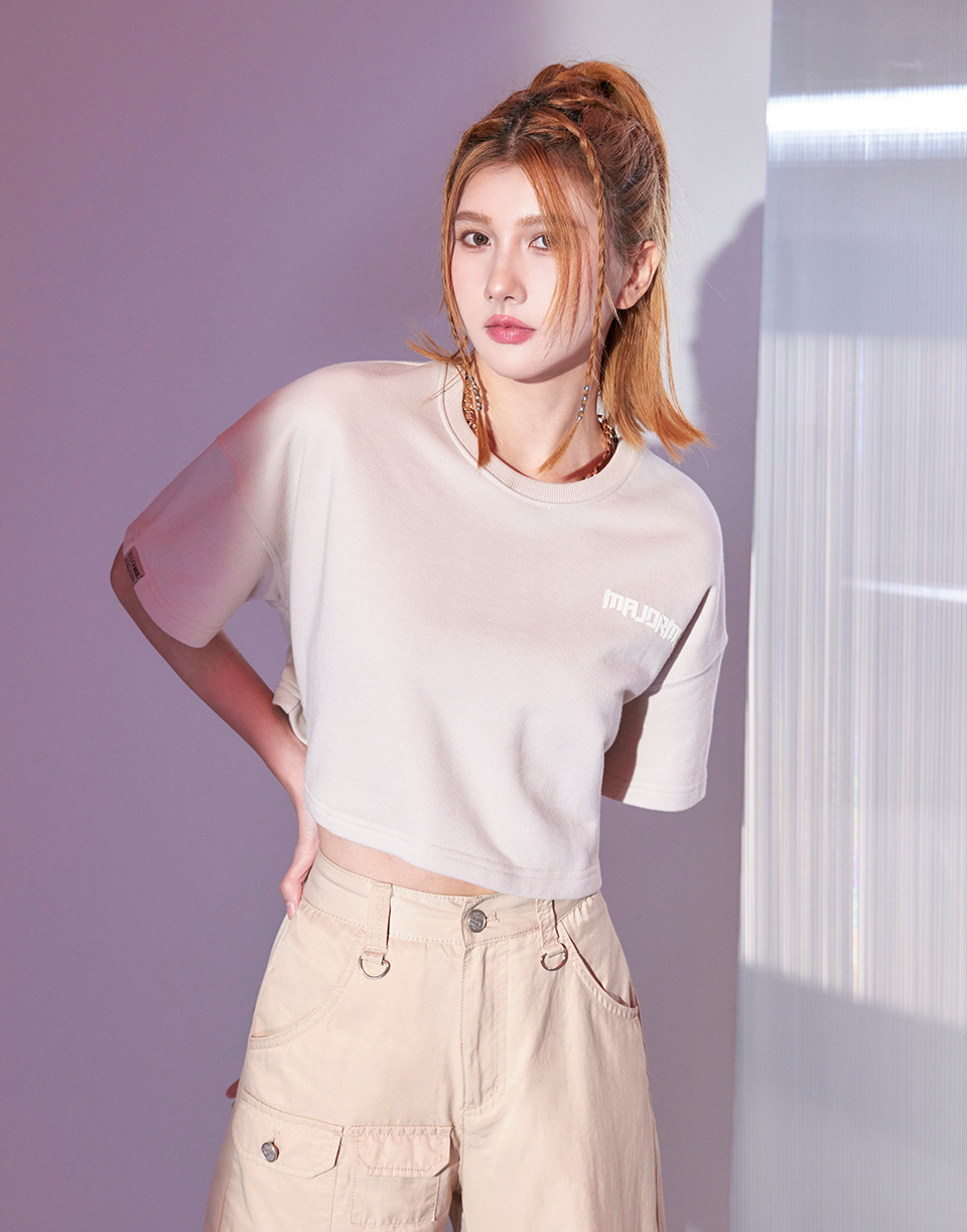 立體壓紋短版大學Tee