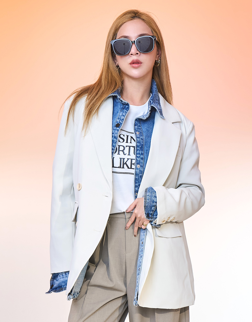 質感小金標後開衩西裝外套