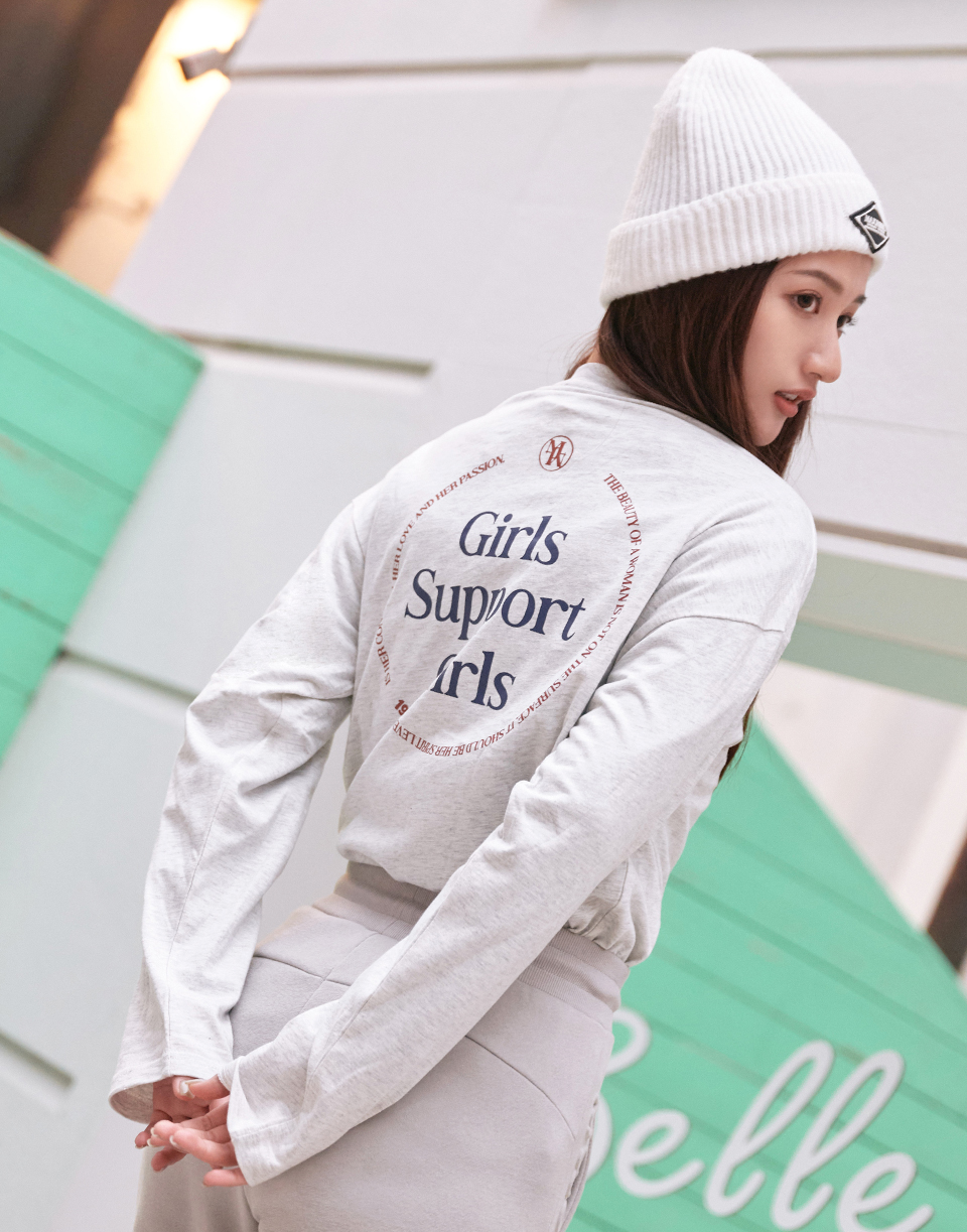 簡約英文圓繞形長TEE