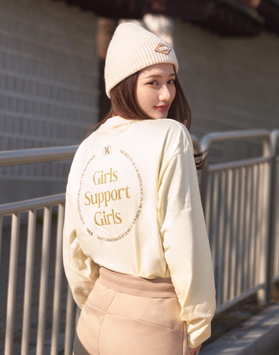 簡約英文圓繞形長TEE