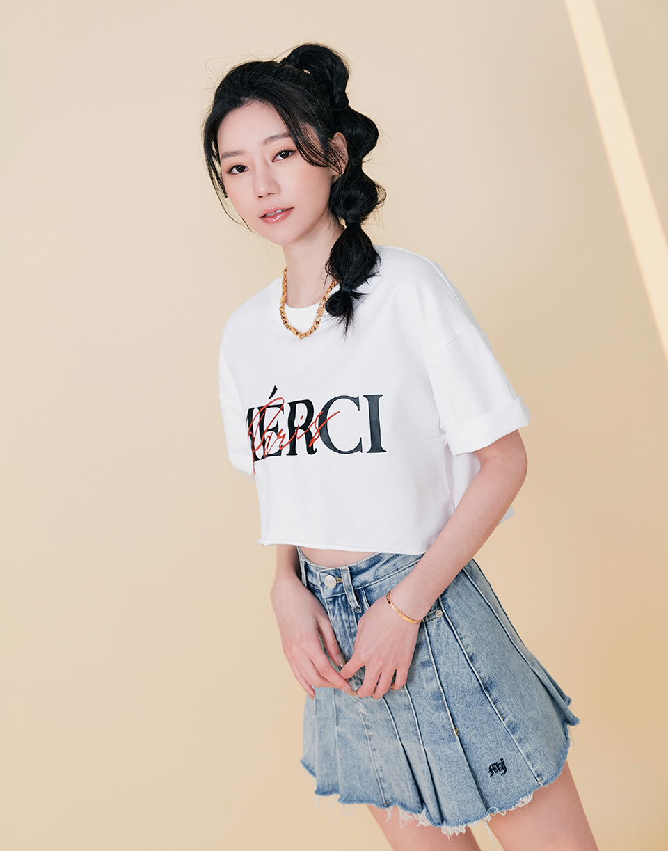 謝謝草寫刺繡短TEE