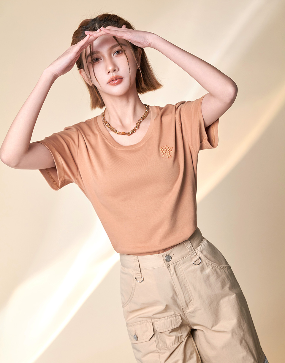 U領高質感鎖鍊字彈力短T