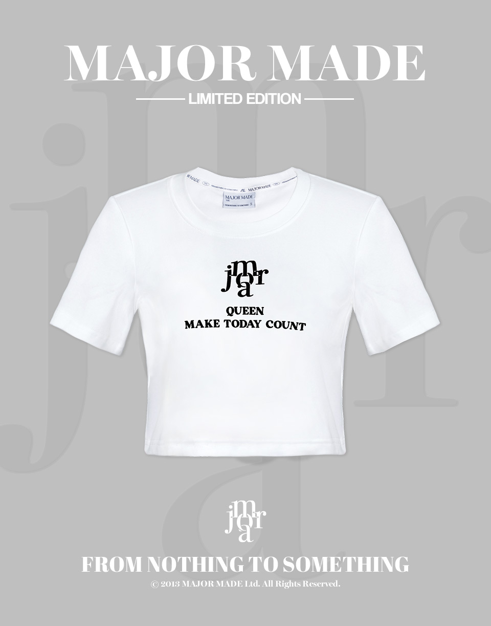 品牌鎖鏈字母修身短版T