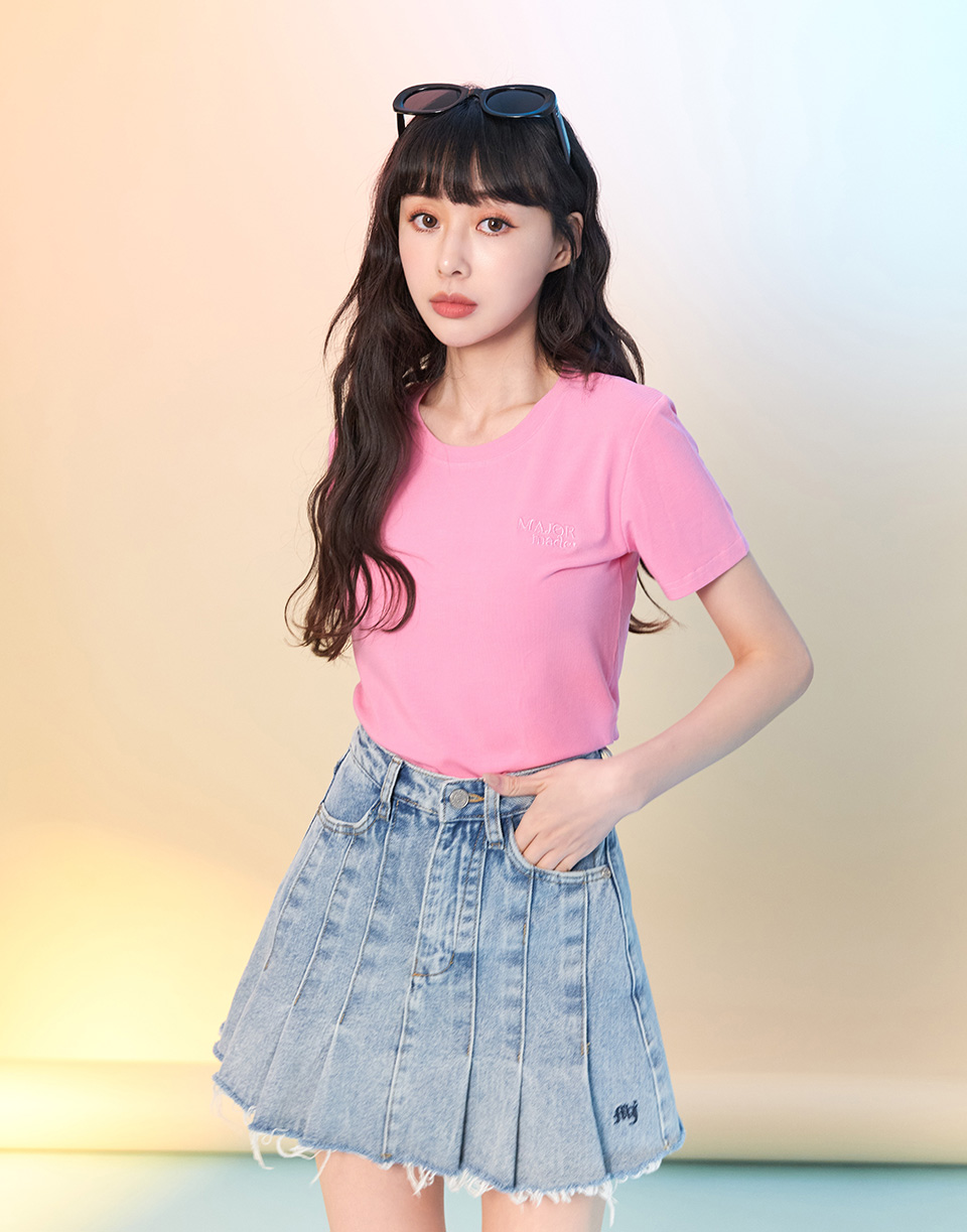 圓領中短版字母大彈力短T