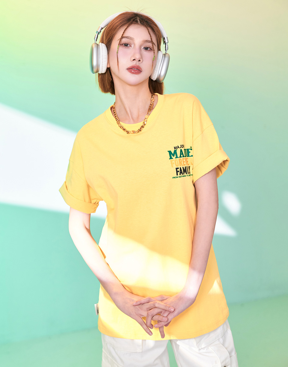 字母標籤貼膠印短T