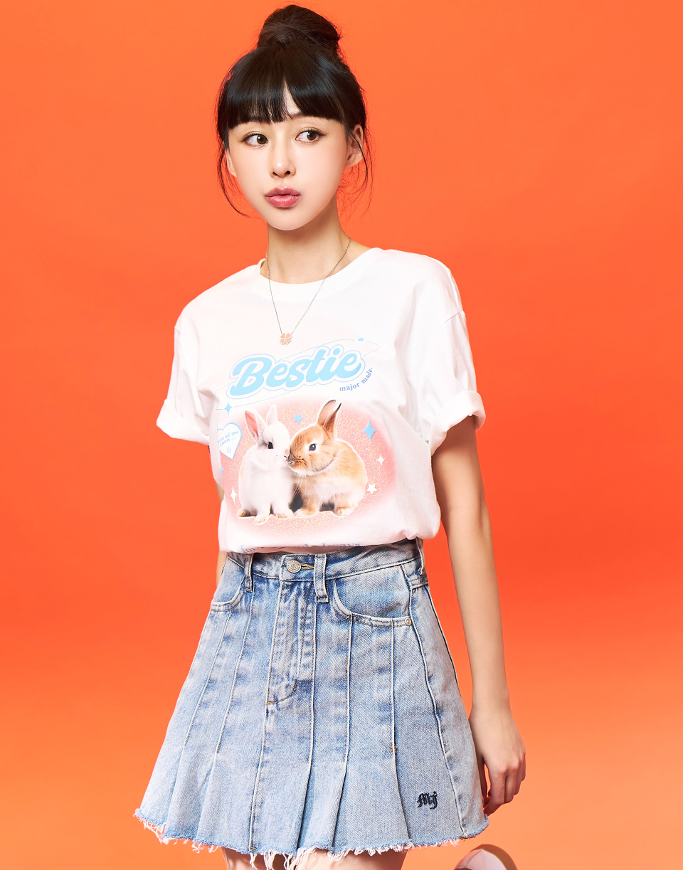 兔兔親吻亮粉短T