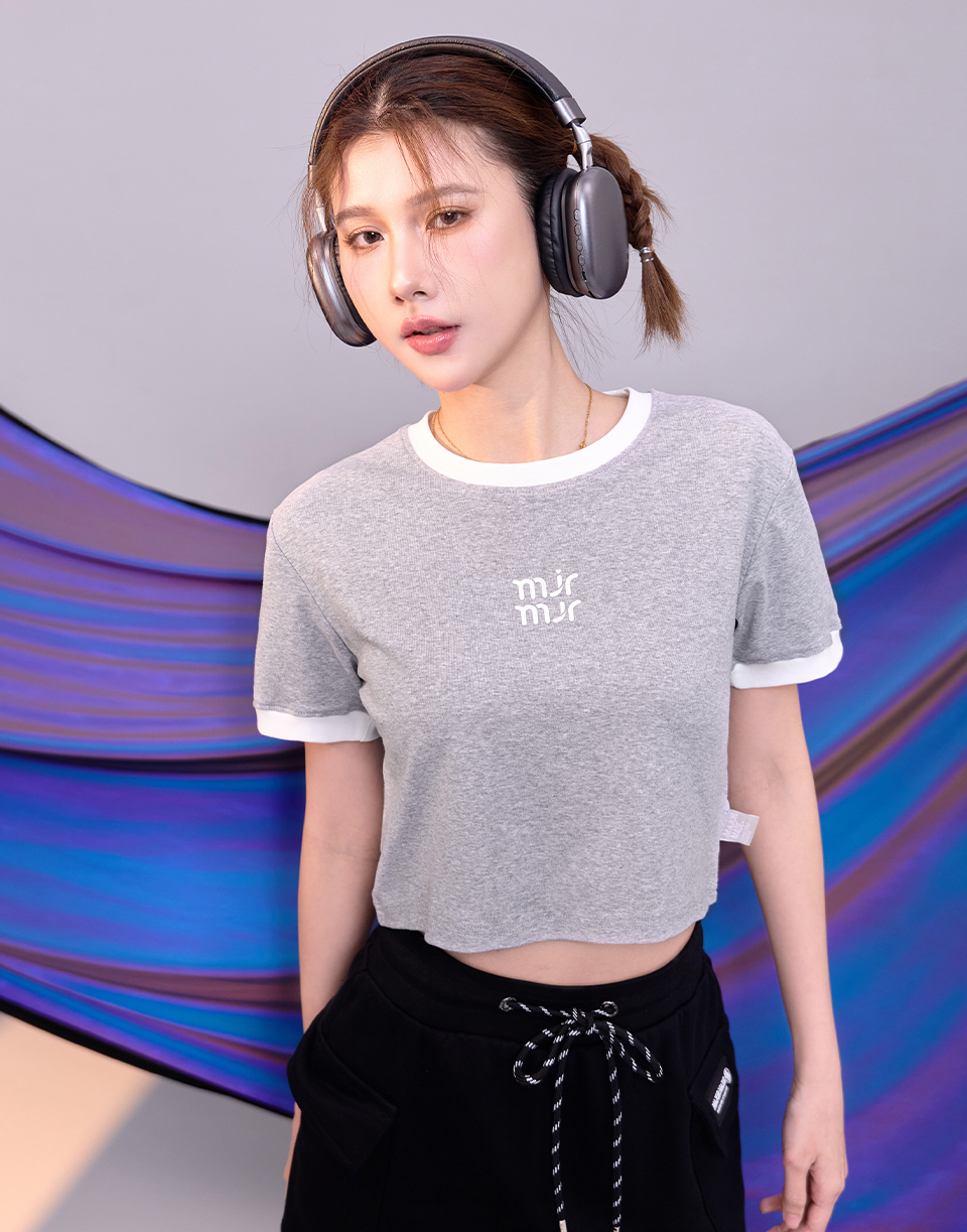 撞色短版滚邊T'