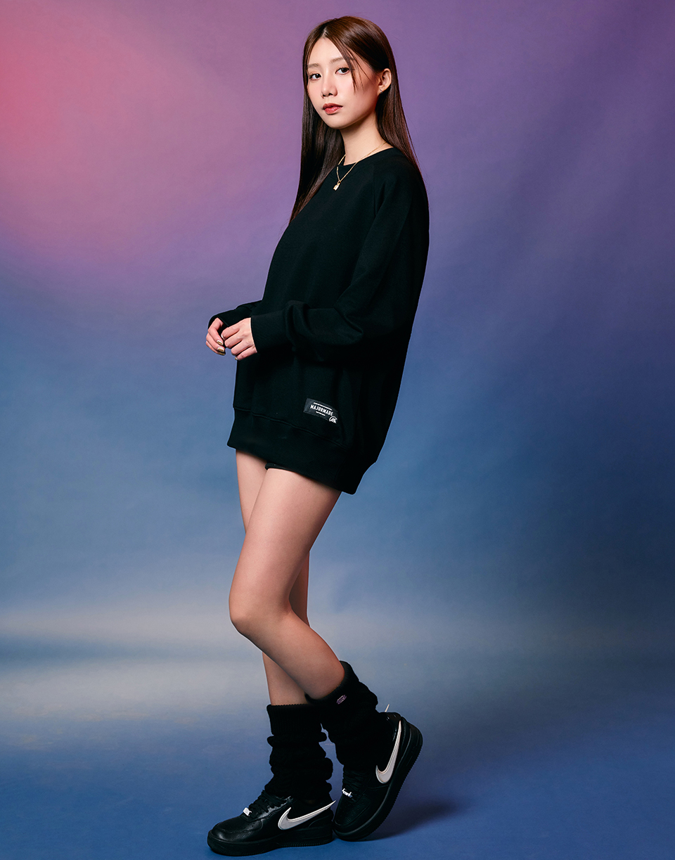 基本款織標多色大學T