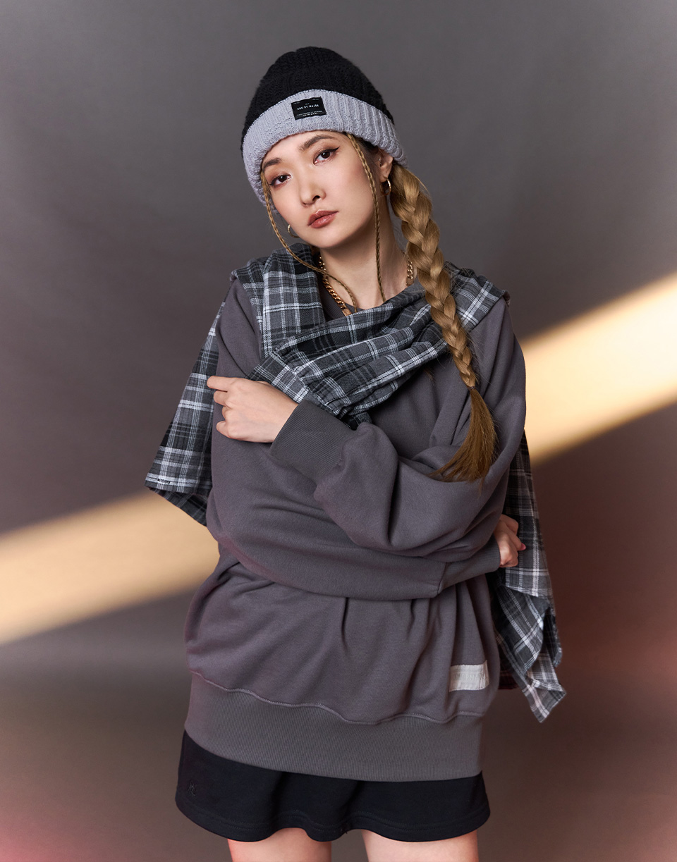 基本款織標多色大學T