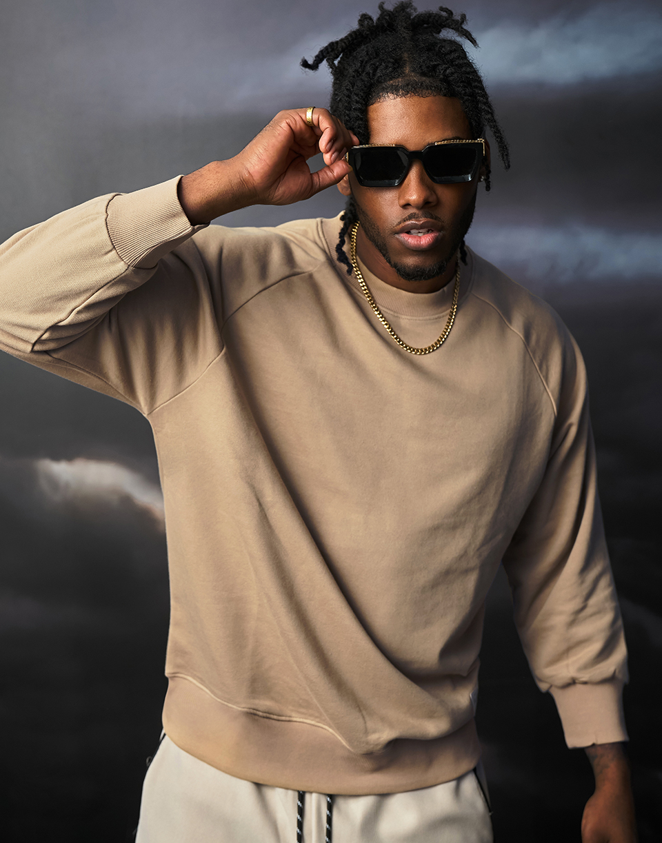 基本款織標多色大學T