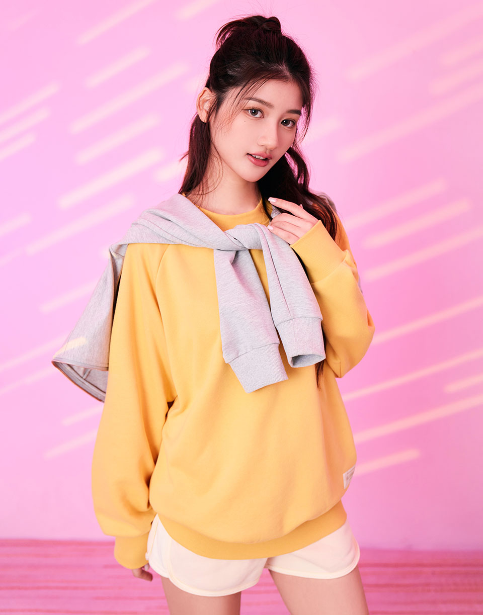 基本款織標多色大學T