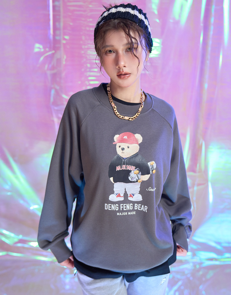 登峰滑板小熊水洗灰大學T