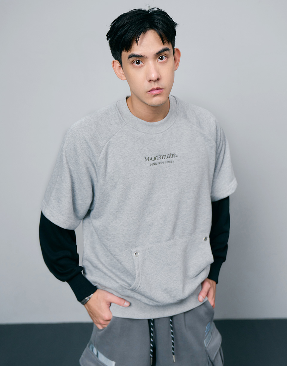 假兩件雙色拼接大學T