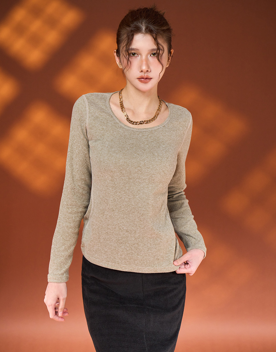 四代羊絨柔軟圓領發熱衣