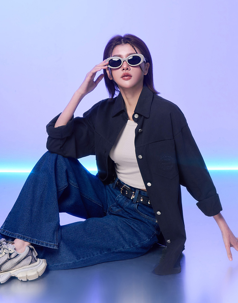 百搭刺繡小標斜紋襯衫