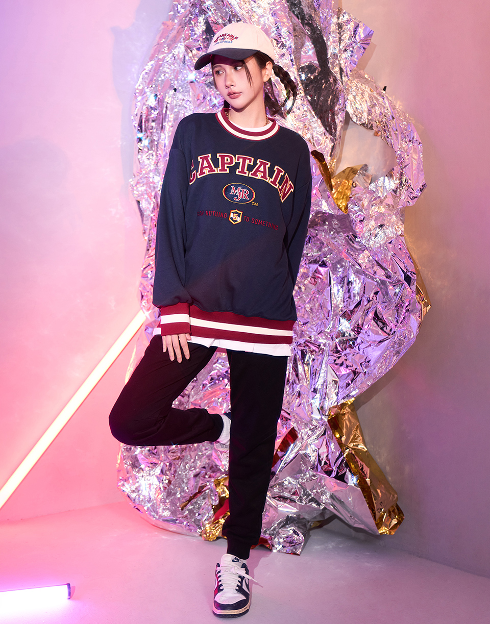 撞色線條CAPTAIN刺繡大學T