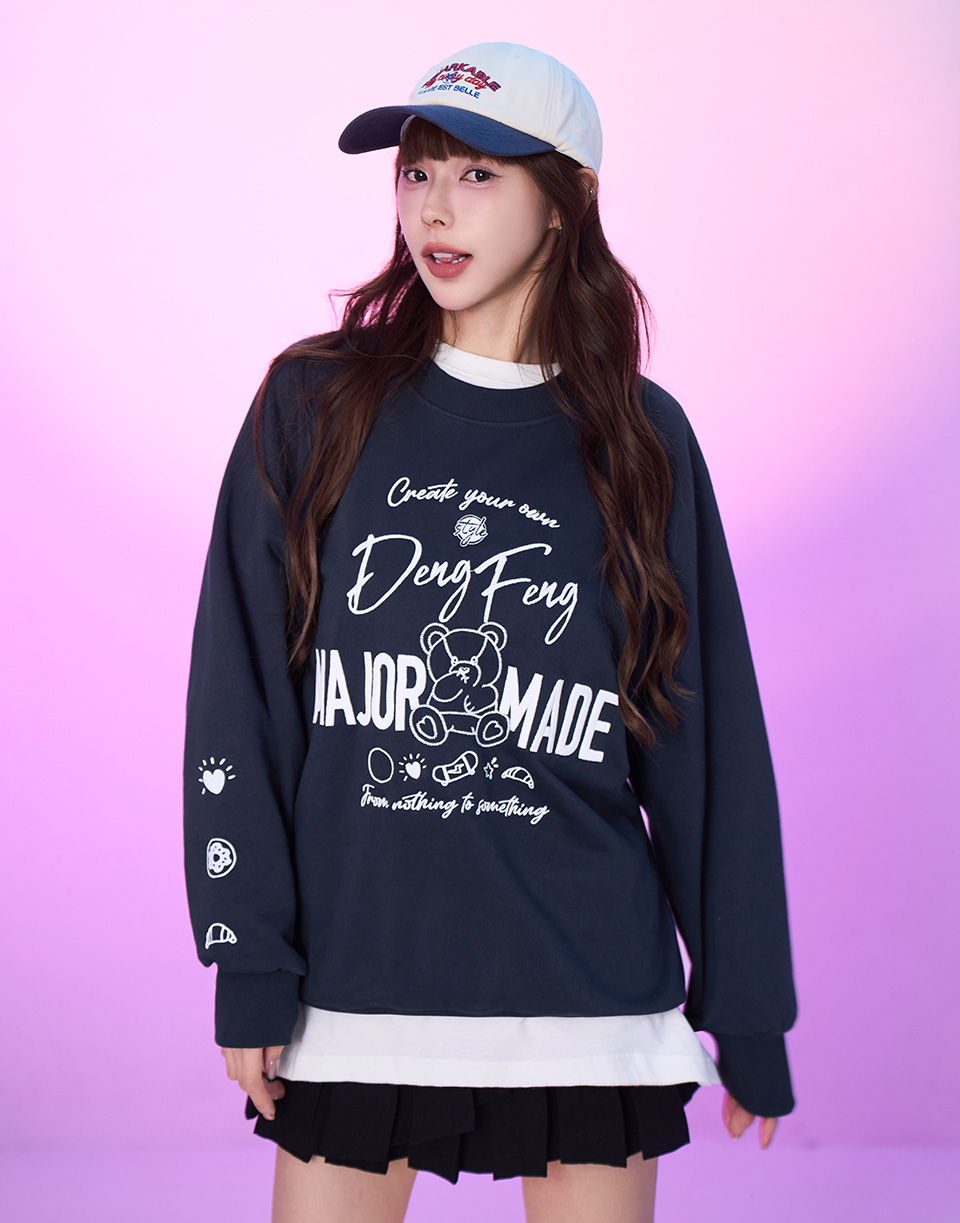 手繪草寫線條登峰熊大學T