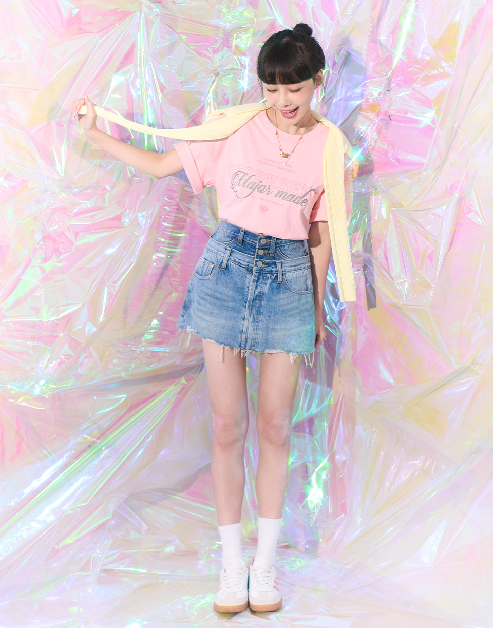 美式草寫鏈目繡短T