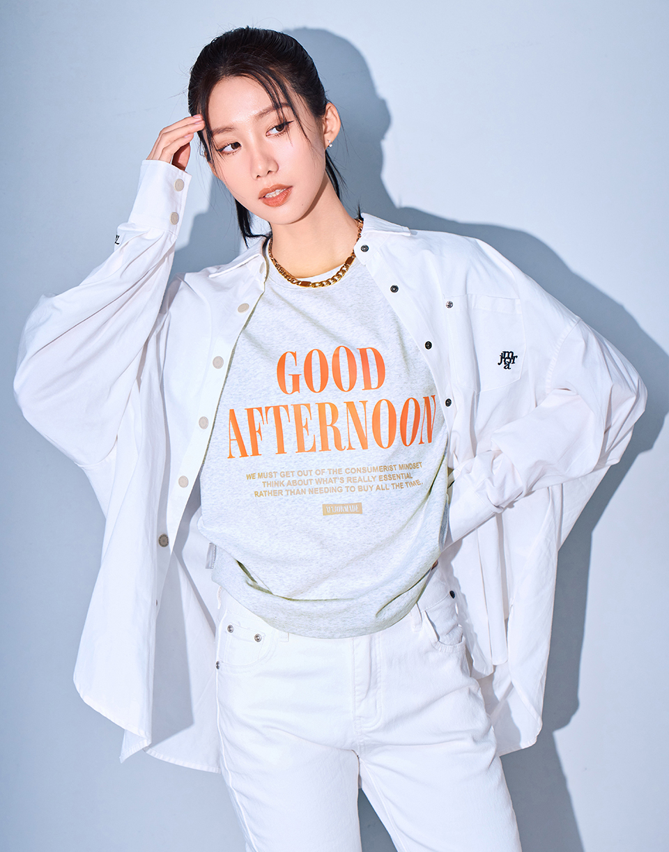 午安圓領彈力短T