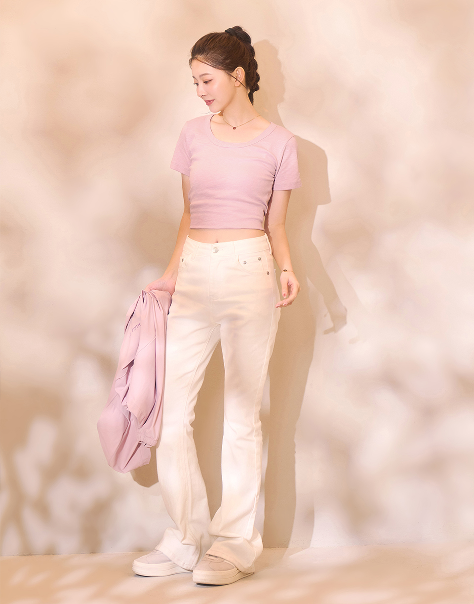 質感織紋刺繡圓領短T