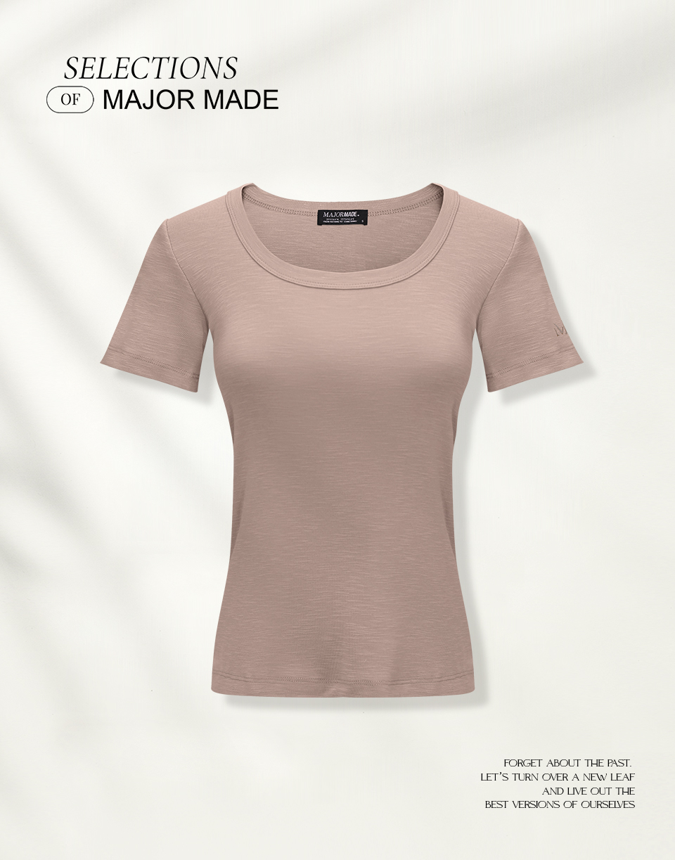 質感織紋刺繡圓領短T