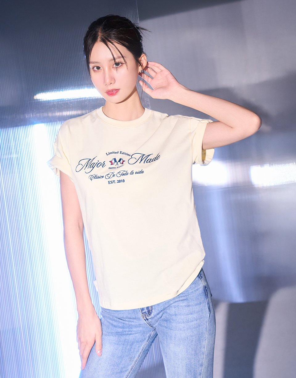 法式小國旗草寫刺繡短T