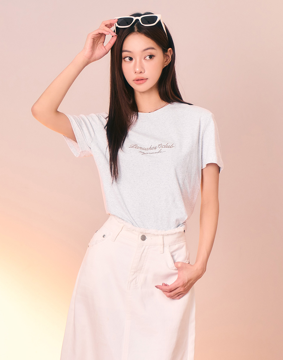 藍莓鬆餅刺繡彈力短T