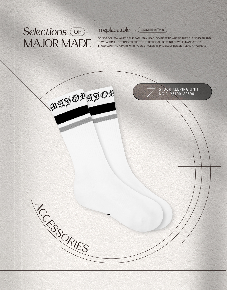 歌德字條紋字母襪