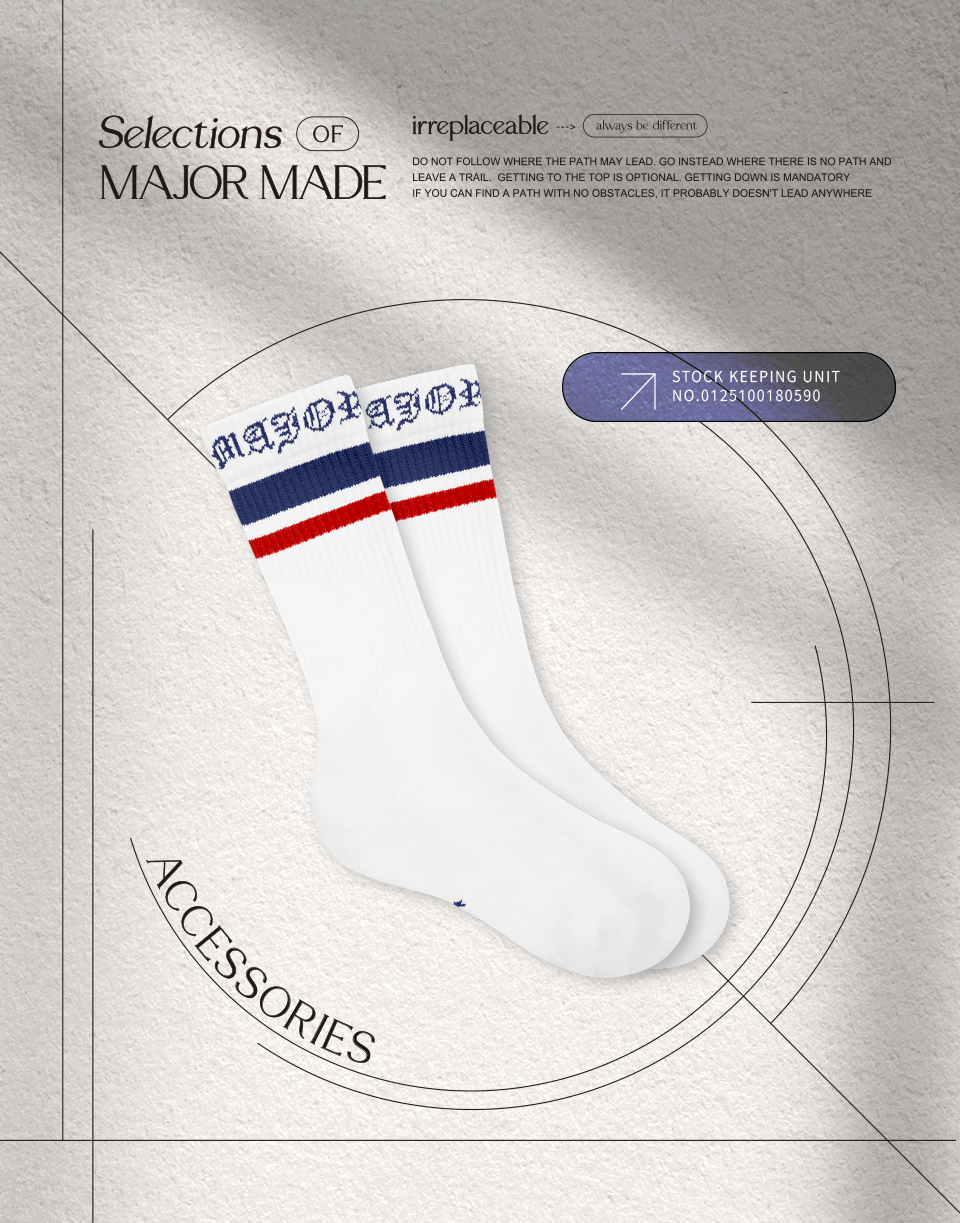 歌德字條紋字母襪