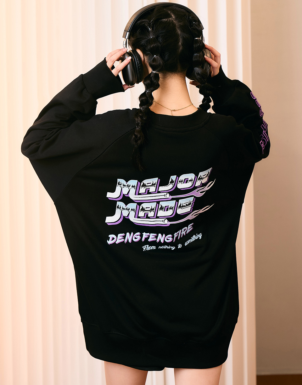 漸層文字火焰大學T