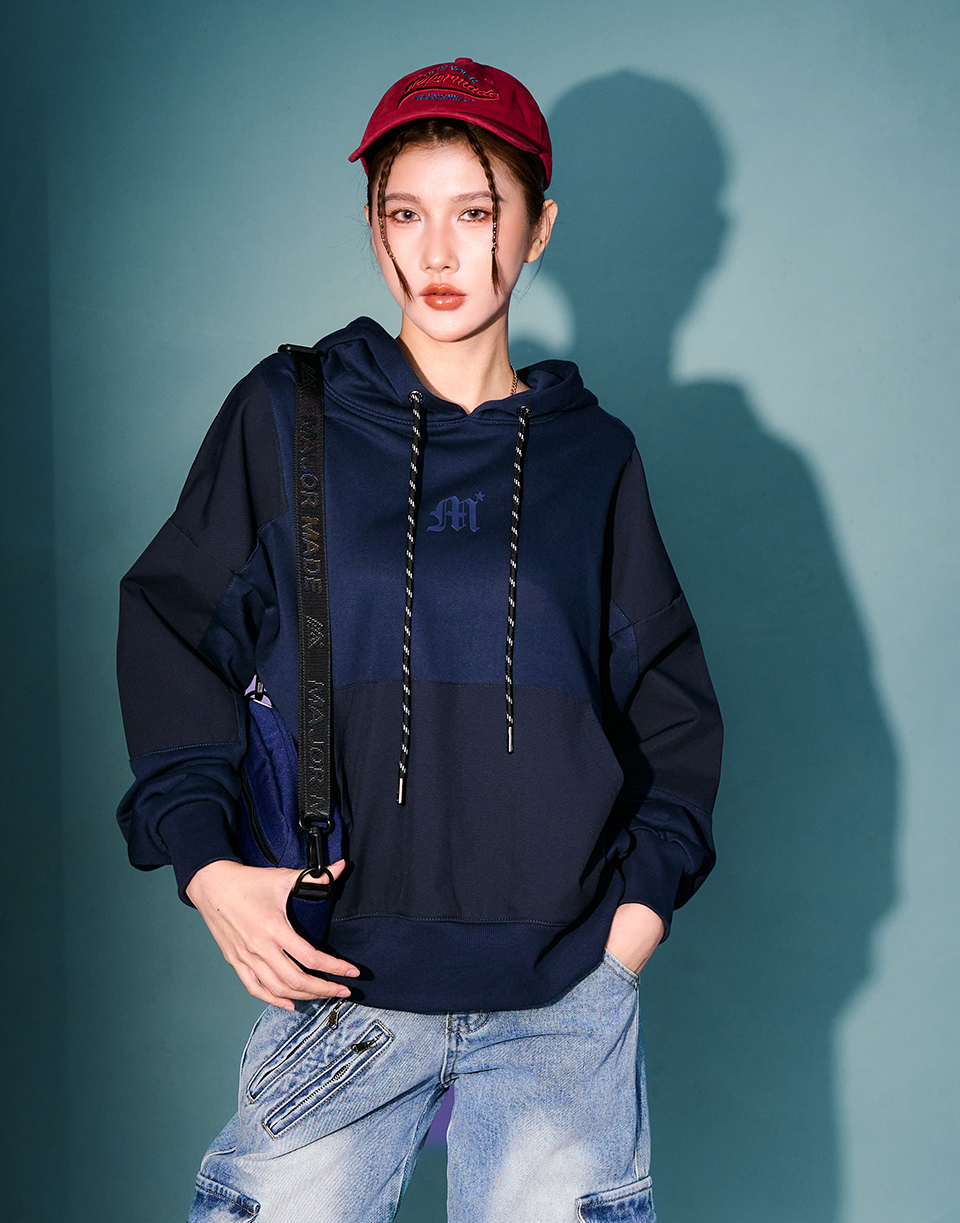 M字雙材質拼接口袋帽T