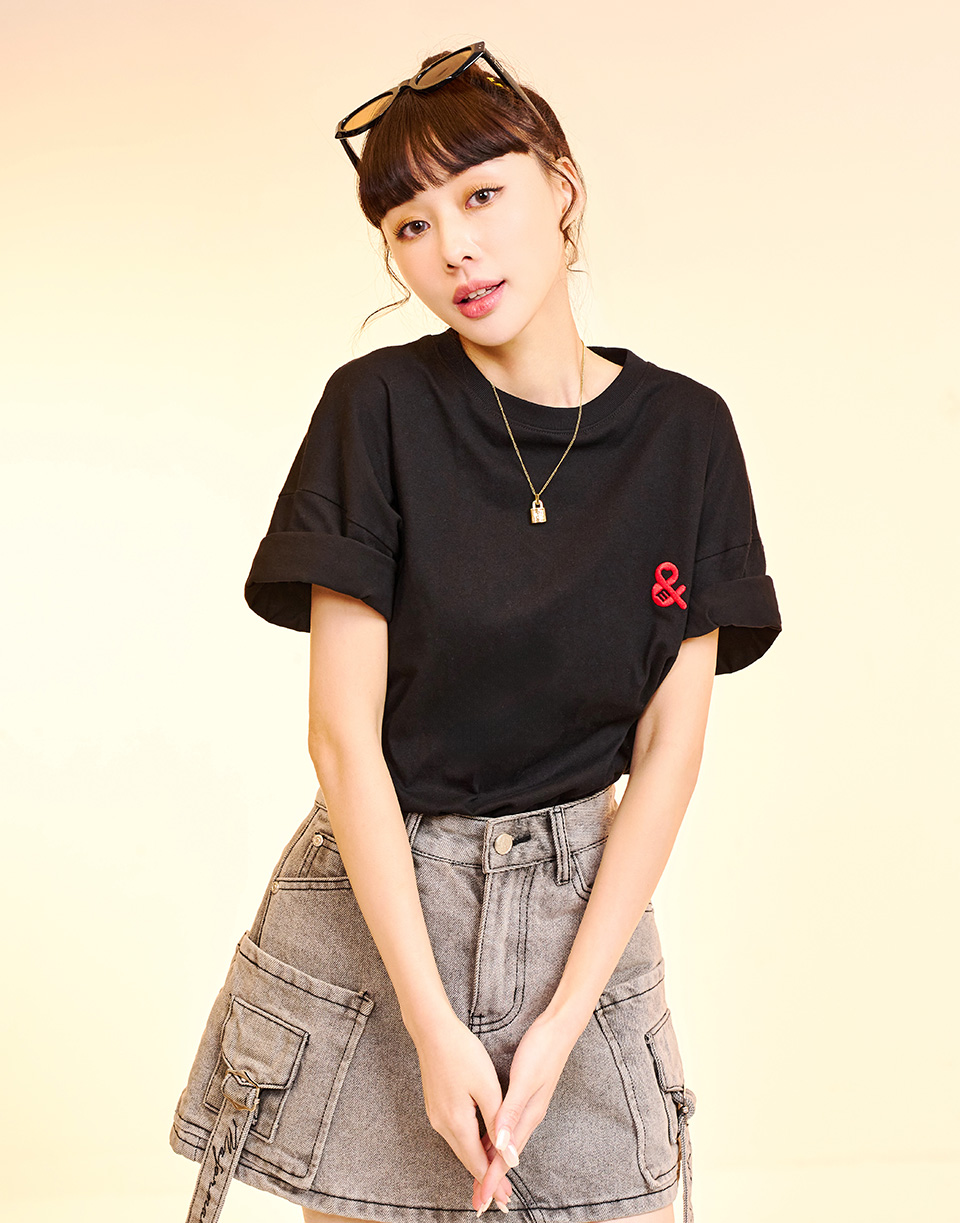 刺繡品牌符號短T