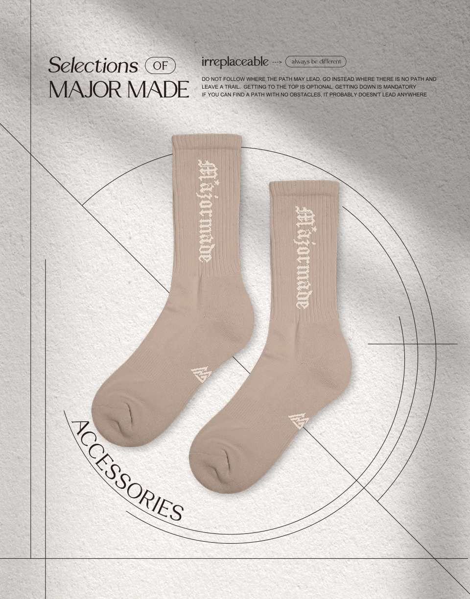 百搭歌德字母長襪