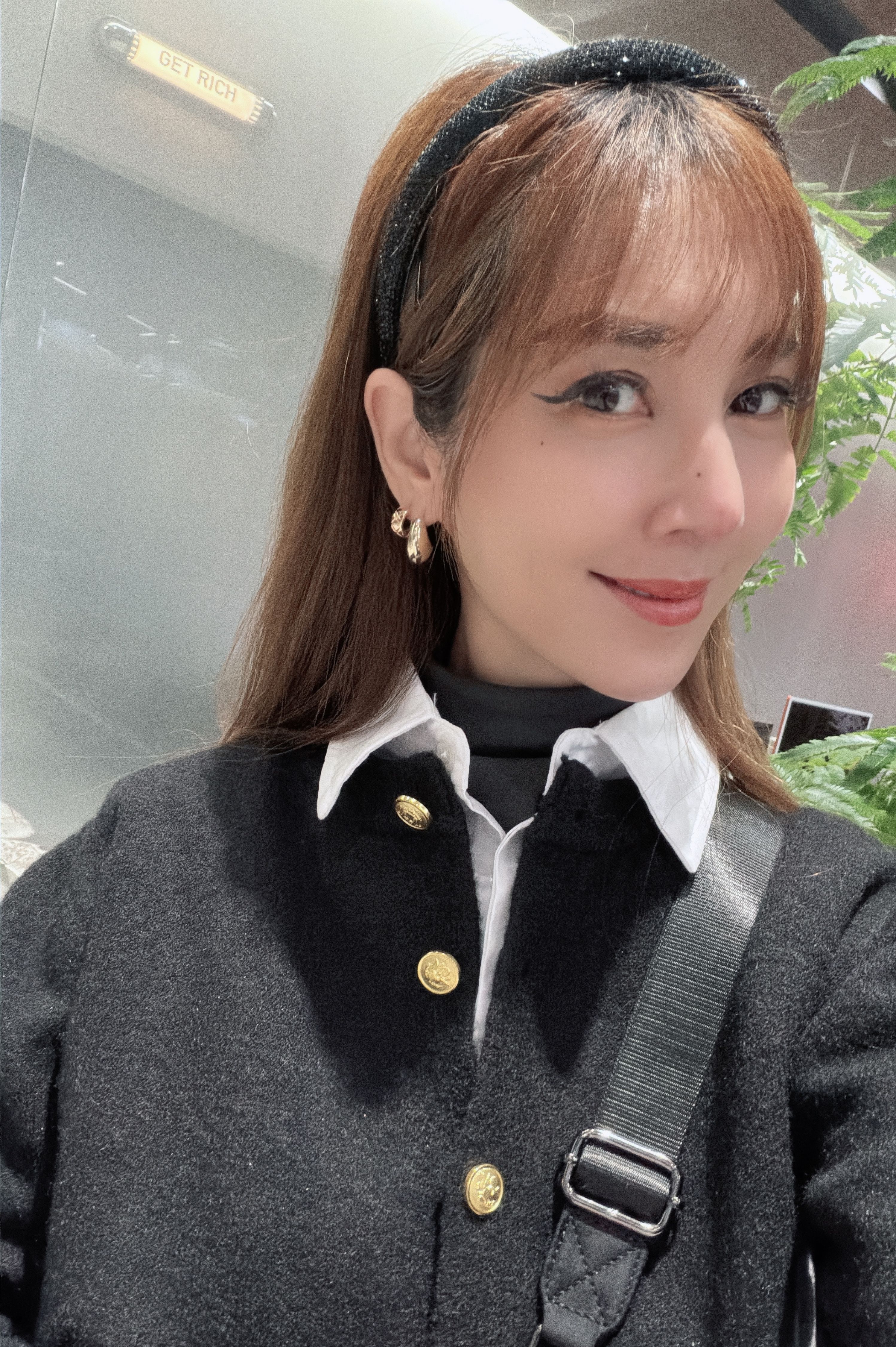 基本款百搭金釦針織外套